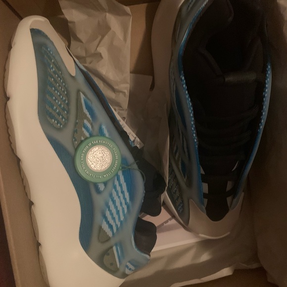 Yeezy 700 V3 Azareth - Picture 2 of 2